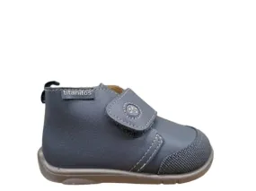 BOTITA RESPETUOSA TITANITOS EN COLOR GRIS B500